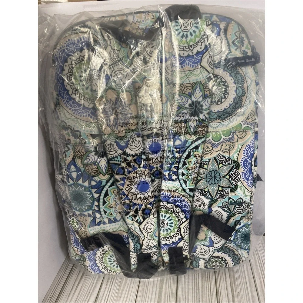 Vera Bradley Essential Large Backpack Laptop Pocket NWT Sketched Medallion - Picture 4 of 7